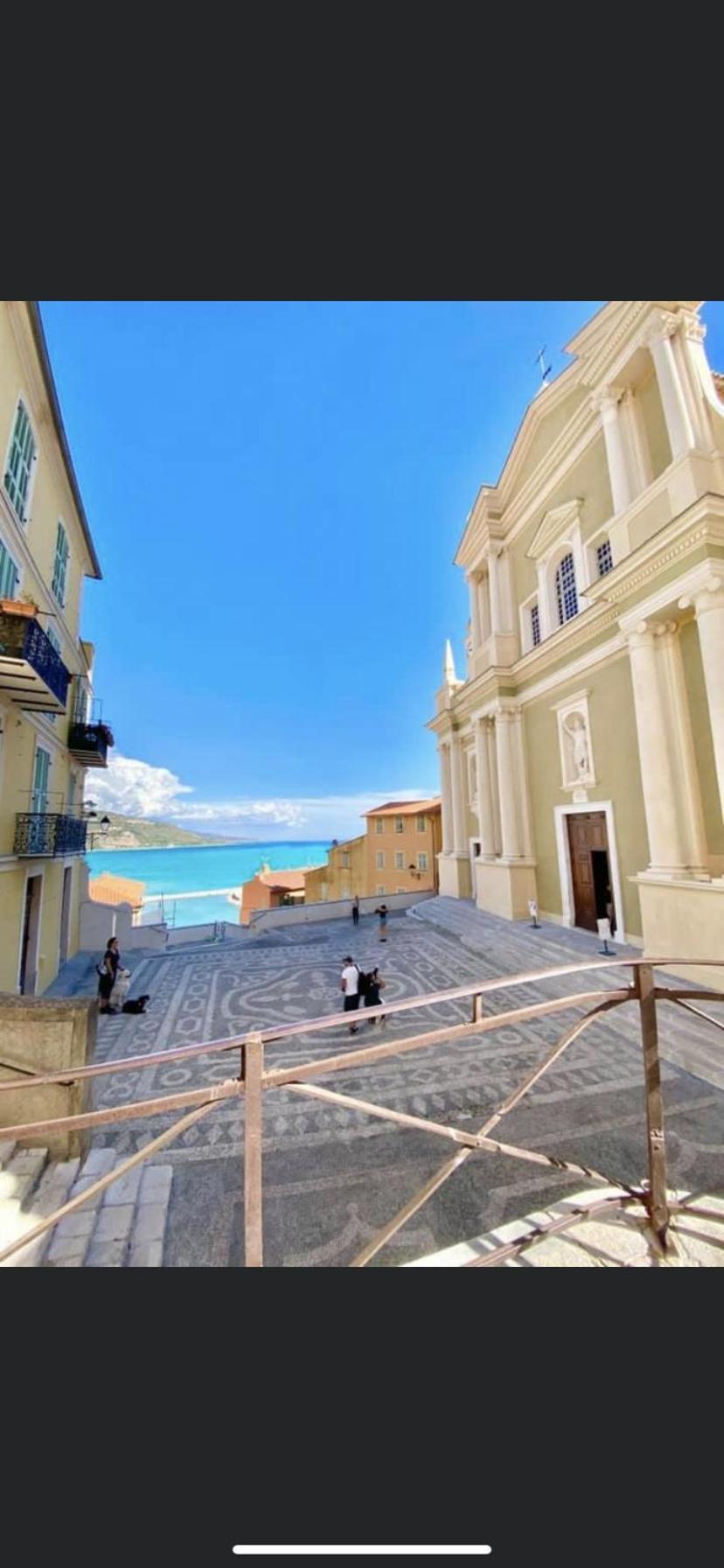 Les Glycines * Menton